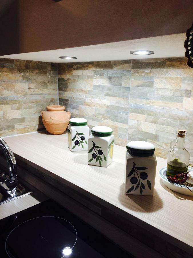 Mansarda Degli Ulivi Apartment Rigomagno Bagian luar foto