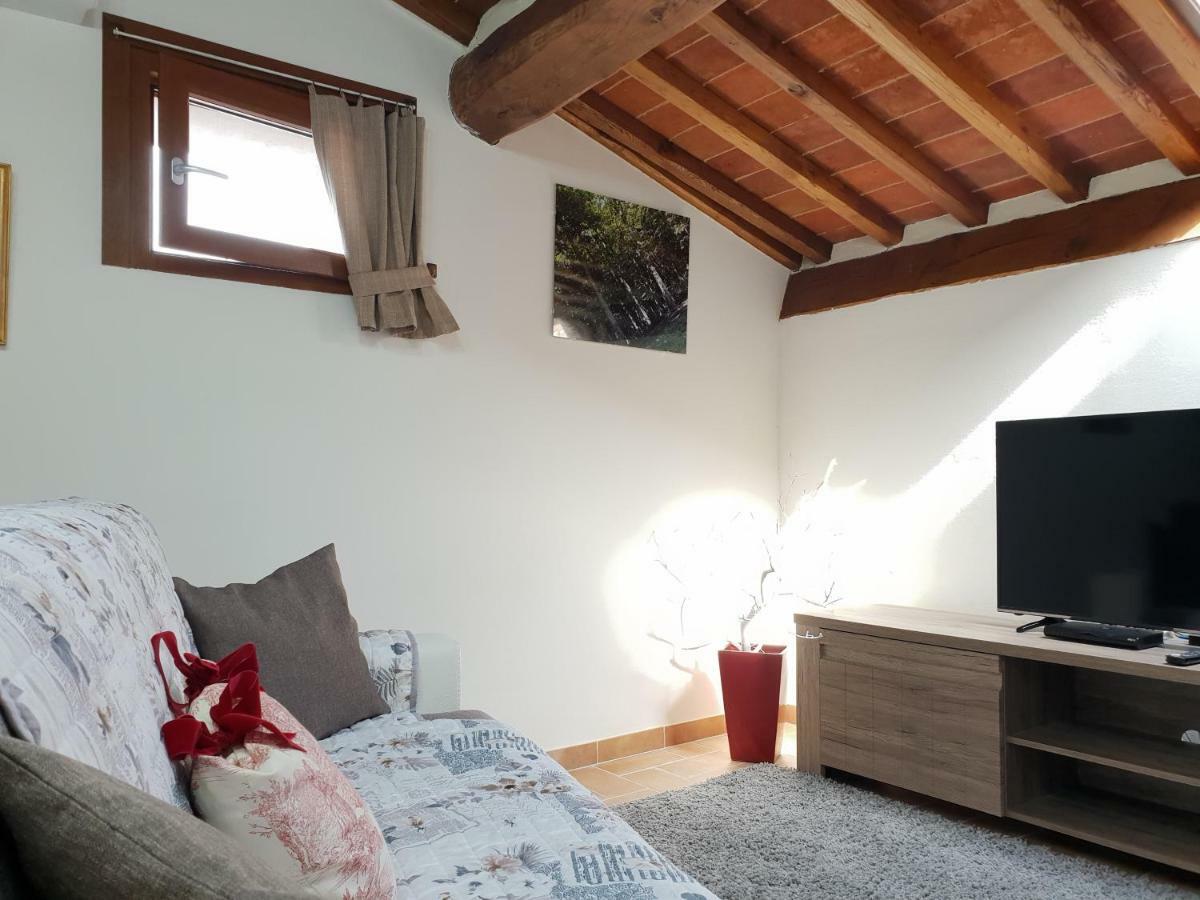 Mansarda Degli Ulivi Apartment Rigomagno Bagian luar foto