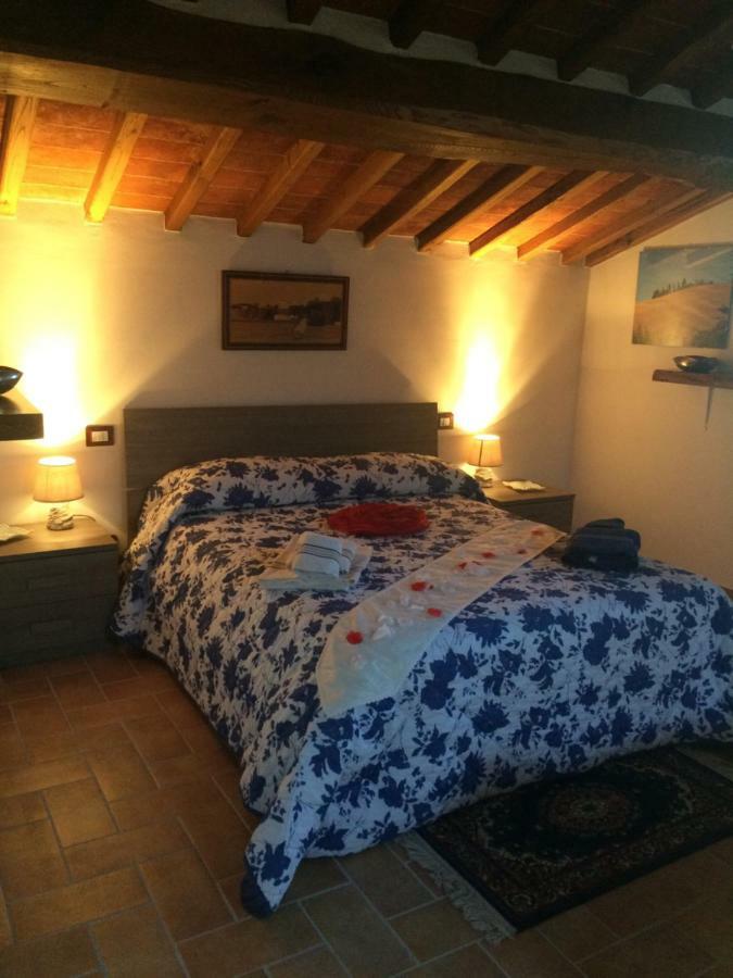 Mansarda Degli Ulivi Apartment Rigomagno Bagian luar foto